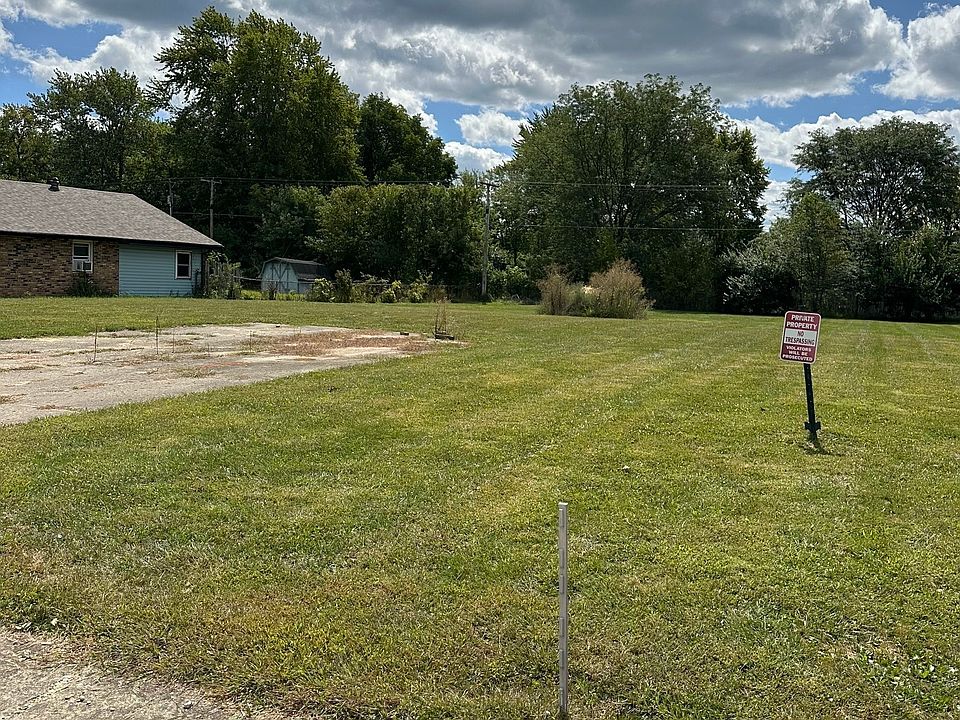 1st image of 121 Darin Ct