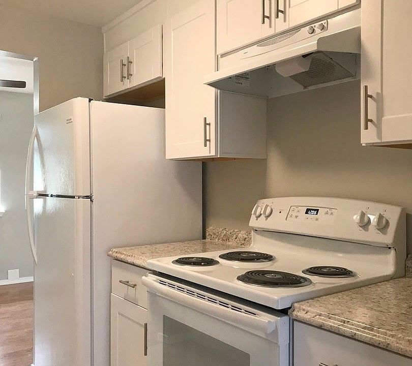1st image of 11645 SE 208th St APT 13