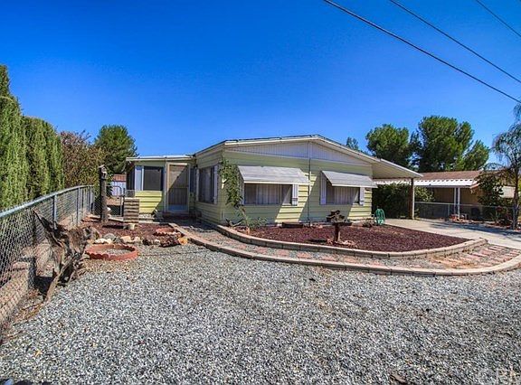 2nd image of 34788 Lyn Ave