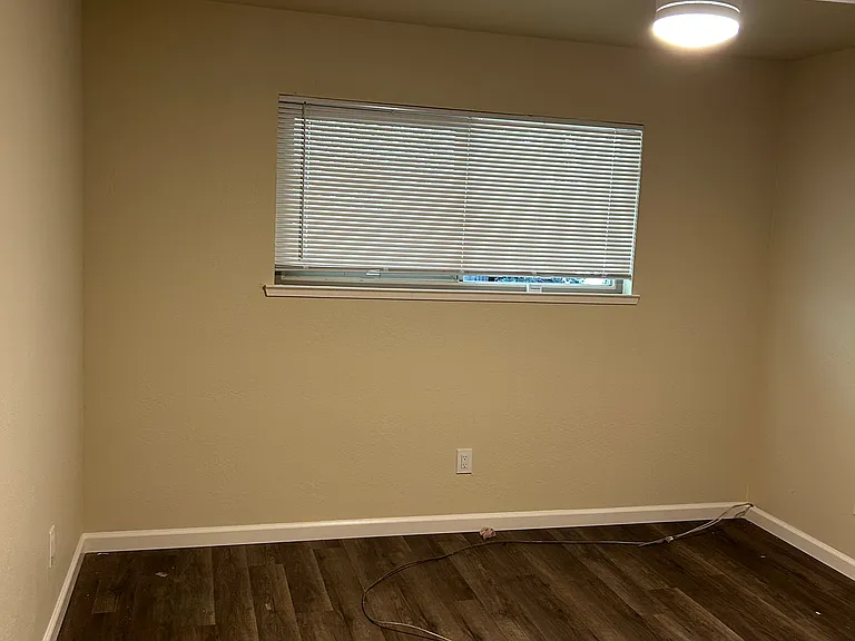 646 Grand Fir Ave #4-FIR — Photo 5