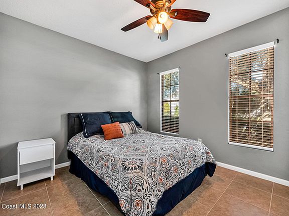 3rd image of 523 Marian Ct
