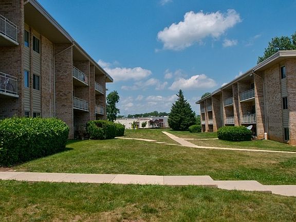 Spacious courtyards