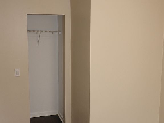4th image of 1217 S Avers Ave #1