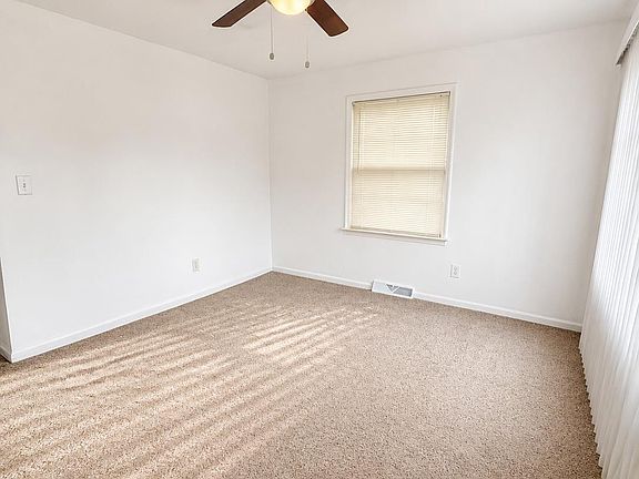 4th image of 13681 Hendricks Ave