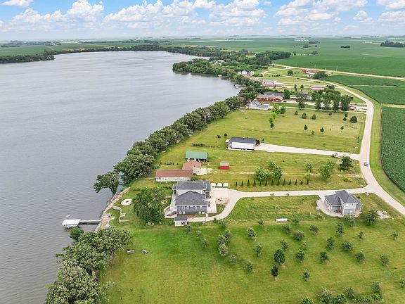 3rd image of 35191 S Shore Dr