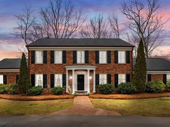 1676 Pine Tree Ln, Kernersville, NC 27284