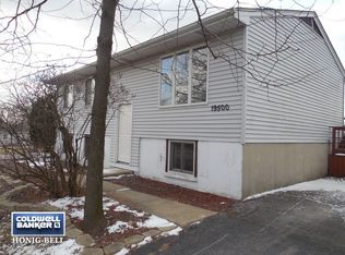 19500 S Redwood Ln, Mokena, IL 60448
