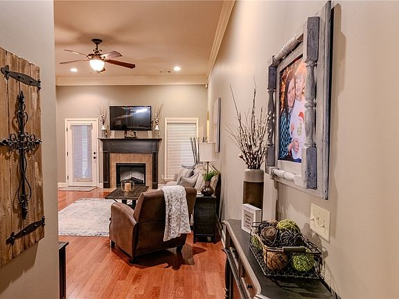 2nd image of 11425 Forest Glen Blvd