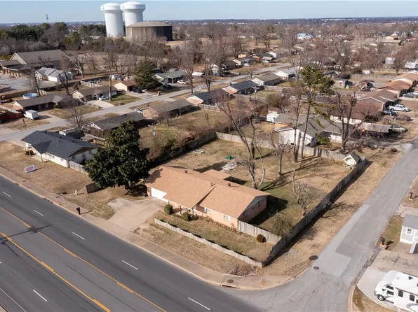 2001 W New Hope Rd, Rogers, AR 72758