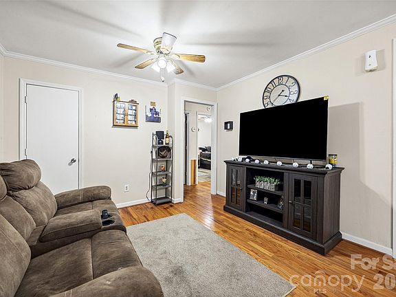 5th image of 805 Yarborough Rd