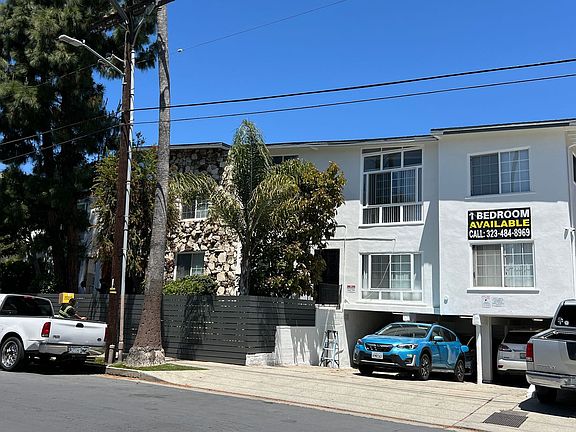 2nd image of 4959 Romaine St APT 6