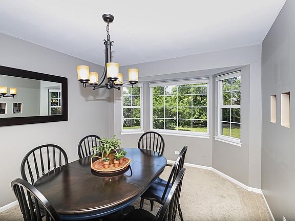 5th image of 43 Westmoor Ct
