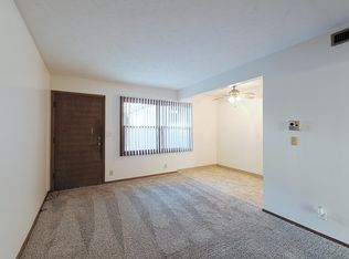 1220 F St #1X1U, Lincoln, NE 68508