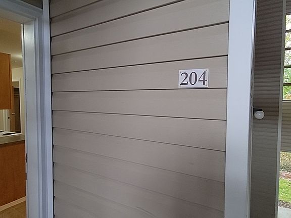 5th image of 4420-4455 Seaton Ln NE #B204