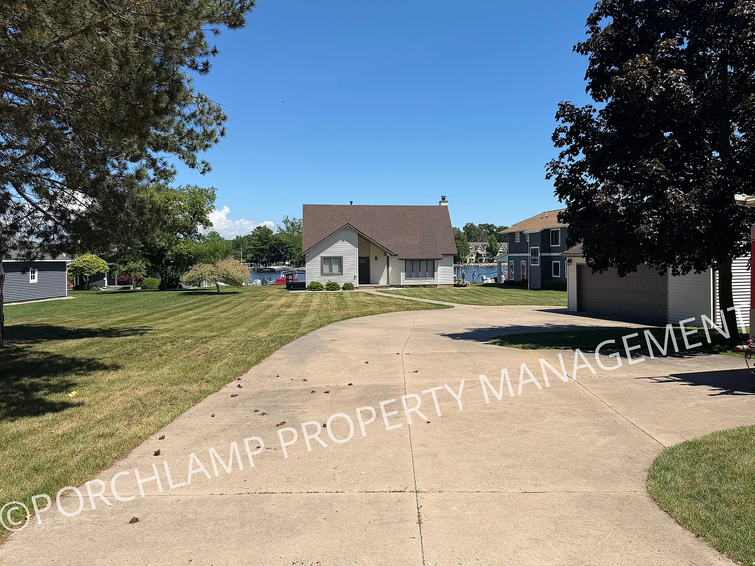 3 bed, 2.5 bath, 1527 sqft, $4,500 — Photo 2