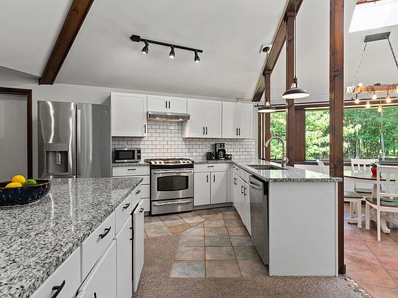 2nd image of 220 Fort Hill Road