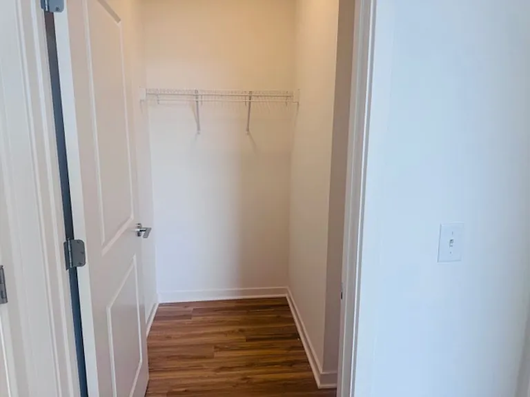 One Fifty Seven Oak Forest — Photo 36