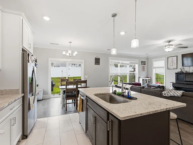 8649 Lawson Dr — Photo 7
