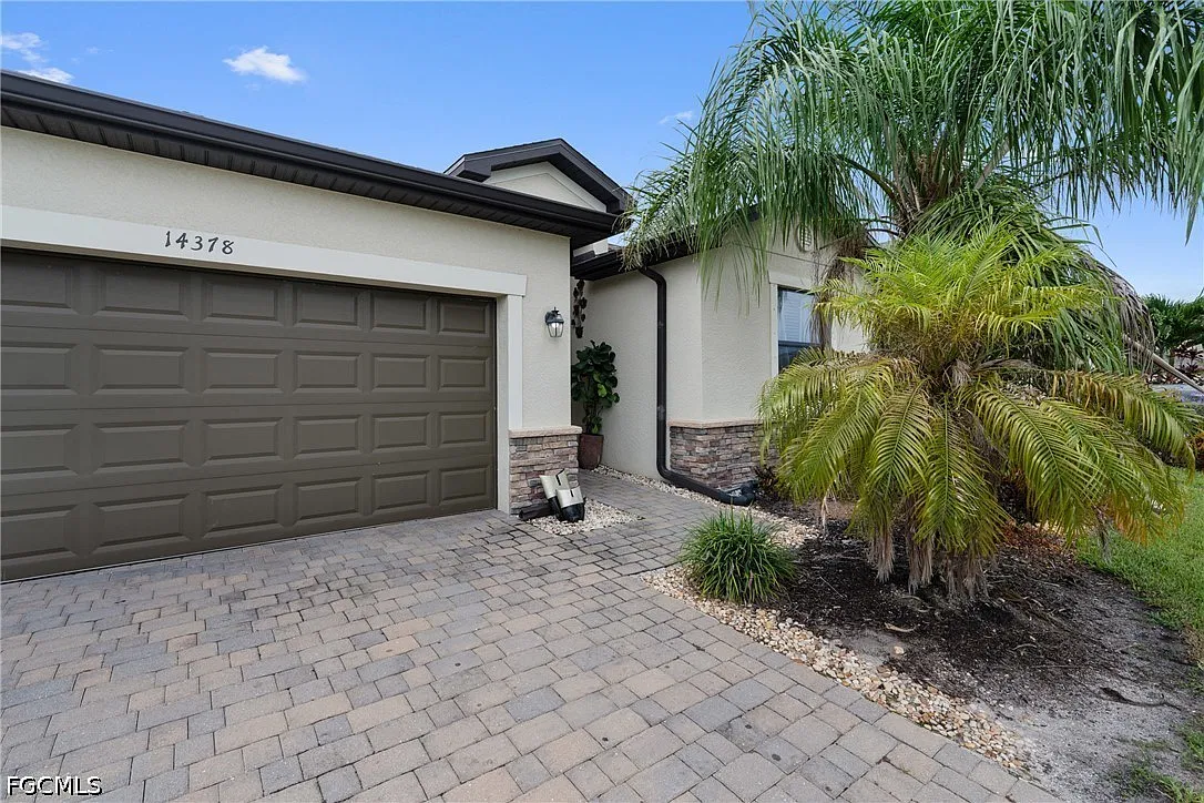 4 bed, 3.0 bath, 2032 sqft, $2,500 — Photo 4