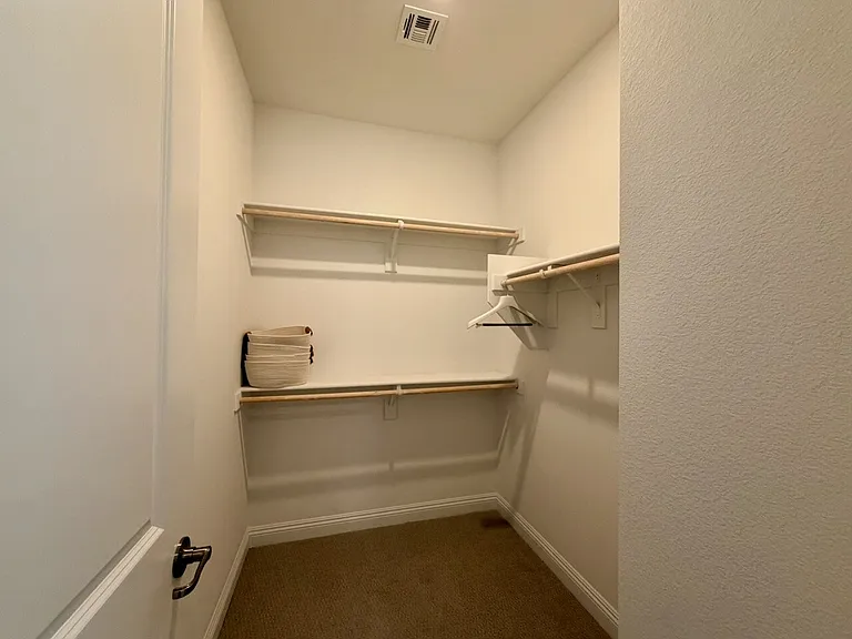 802 Royal Beekman St — Photo 31