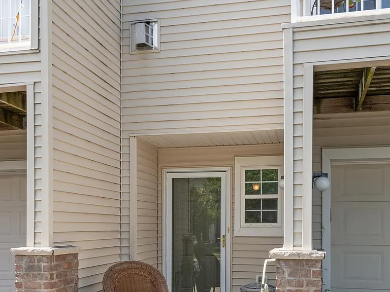 6605 Olive Ln N — Photo 11