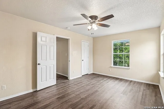 407 Amberdale Oak — Photo 12