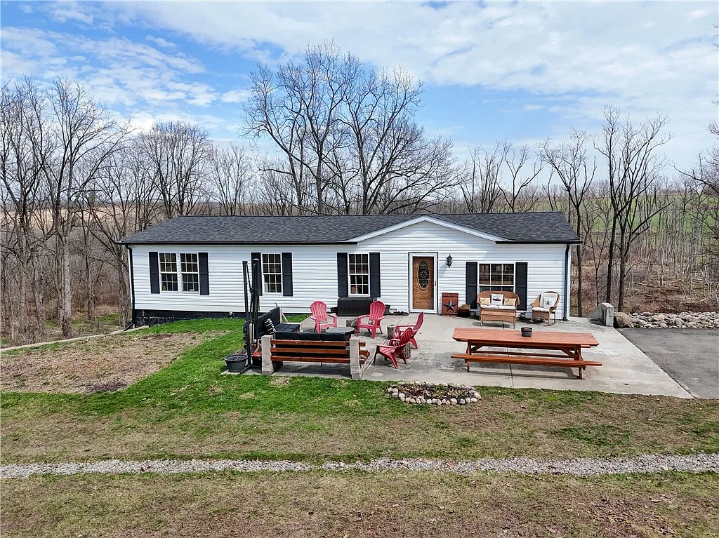 3121 Poplar Hill Rd photo 1