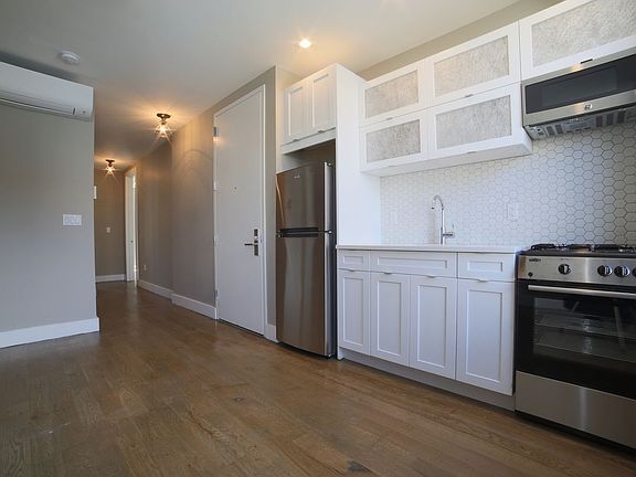 2nd image of 34 Vernon Ave APT 2
