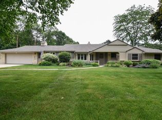 7860 N Fairchild Rd, Fox Pt, WI 53217