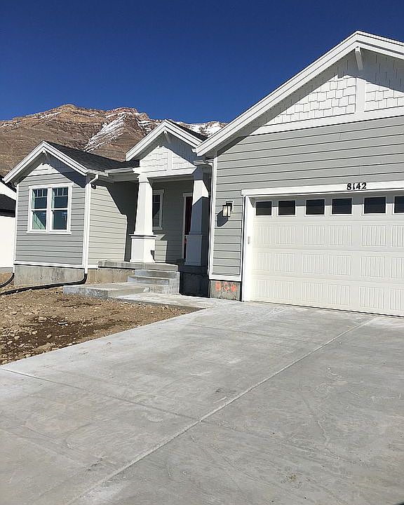 1st image of 8142 N Iron Horse Dr