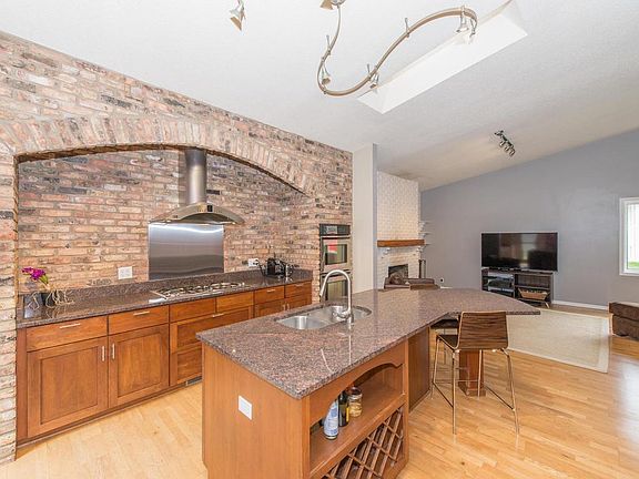 3rd image of 3302 Belden Dr NE