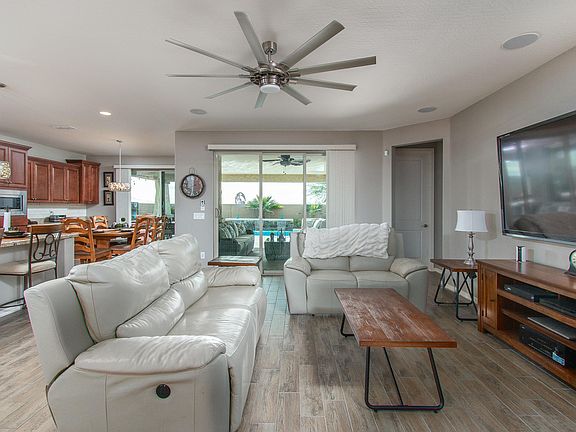 4th image of 18627 W Mackenzie Dr