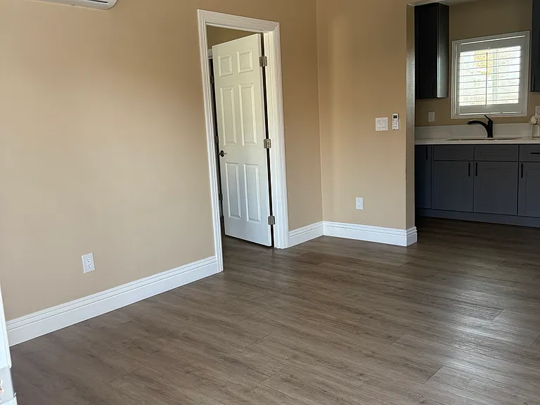 1702 S Mayflower Ave #U — Photo 12