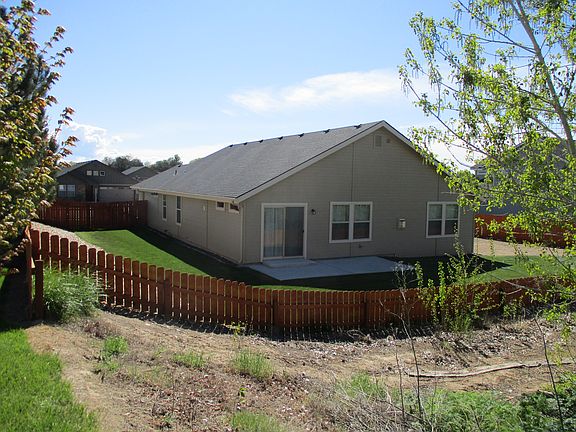 3rd image of 2083 White Pine Dr