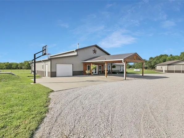 1042 13000th Rd, Mound Valley, KS 67354