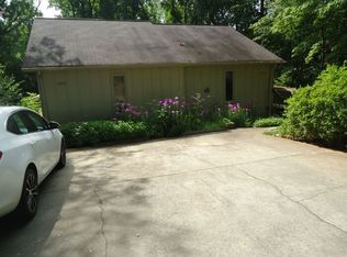 1922 4th St NE, Hickory, NC 28601