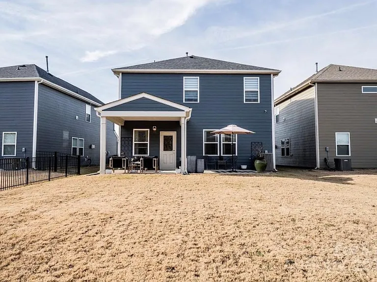 Canemeadow Dr — Photo 2