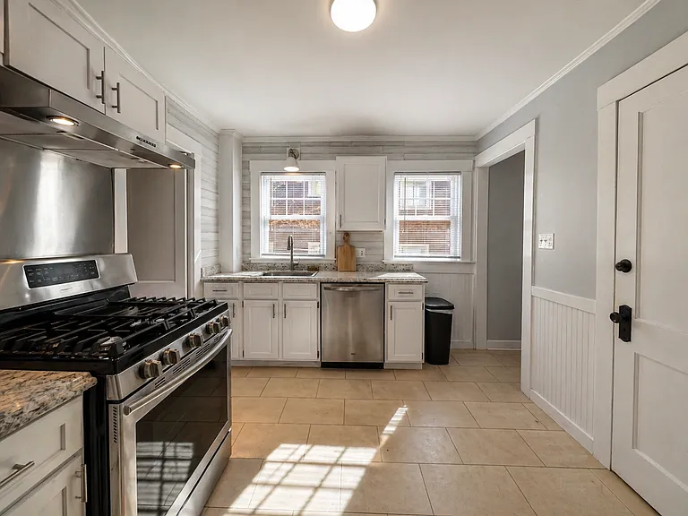 62 Ainsworth St #1 — Photo 2