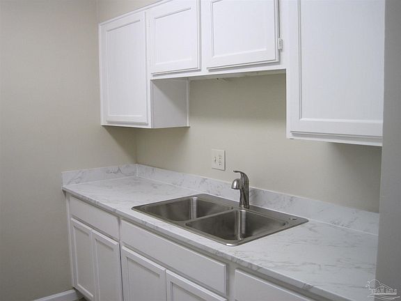 3rd image of 2300 Michigan Ave #A23