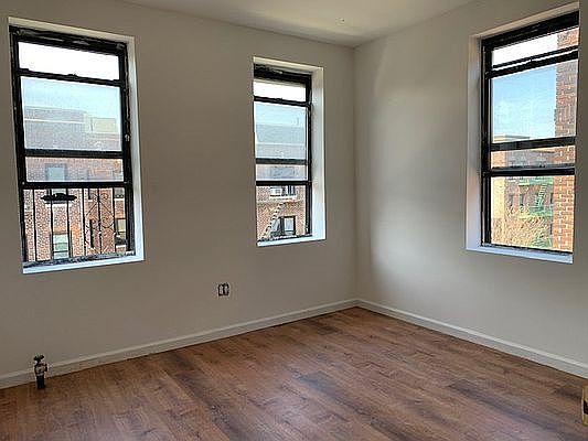 1st image of 4329 39th Pl APT 40