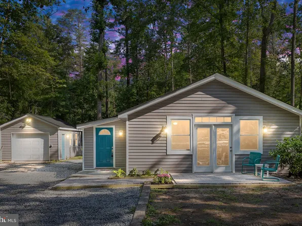 679 Lake Caroline Dr, Ruther Glen, VA 22546