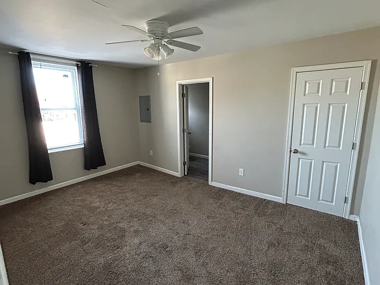 1009 Lincoln Ave #D — Photo 5