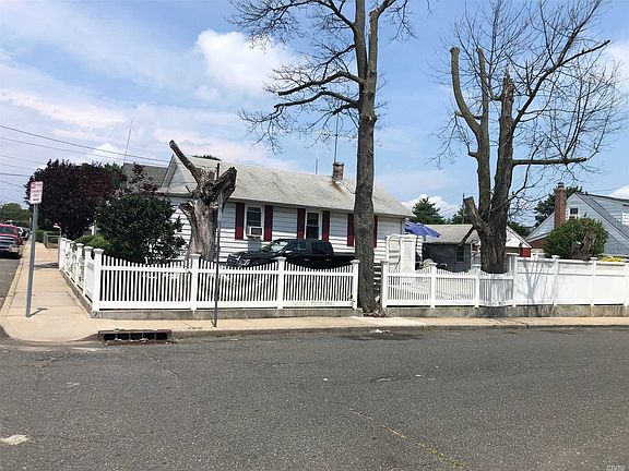 2nd image of 106 Gotham Ave