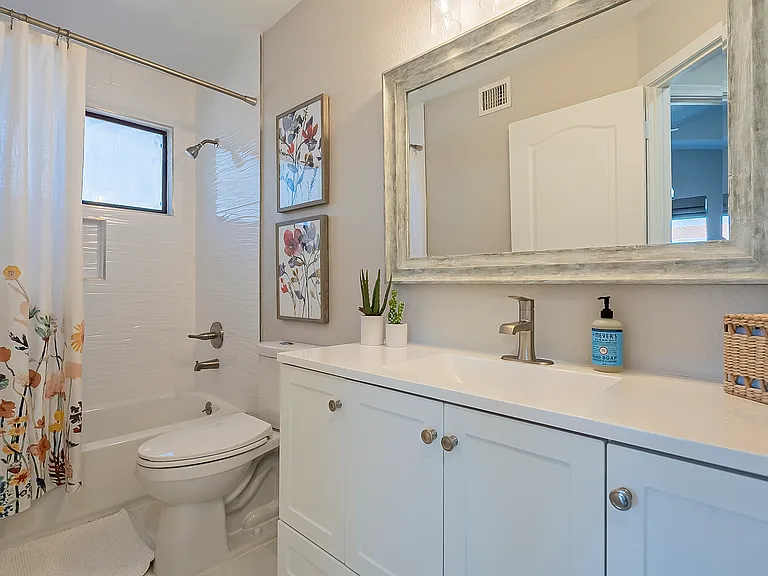 1078 S Riata St — Photo 43