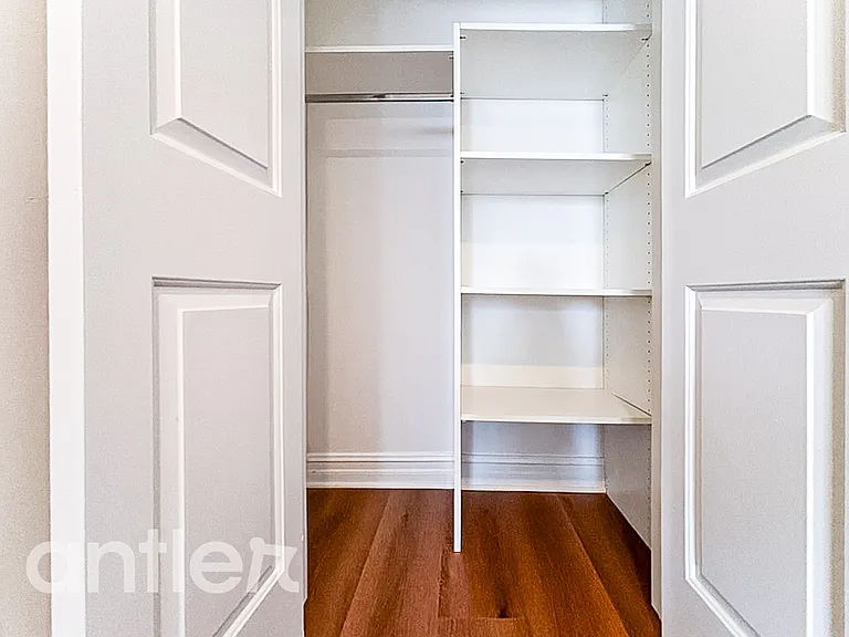 1241 S Sherbourne Dr #GPH4 — Photo 6