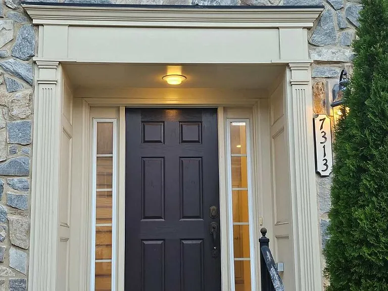 7313 Taylors Hill Ln — Photo 2