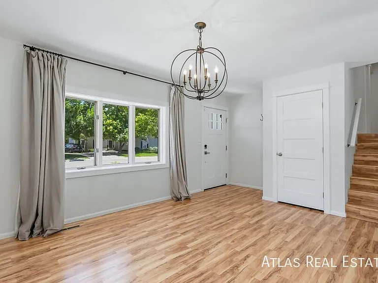 3243 Pepperwood Ln — Photo 5