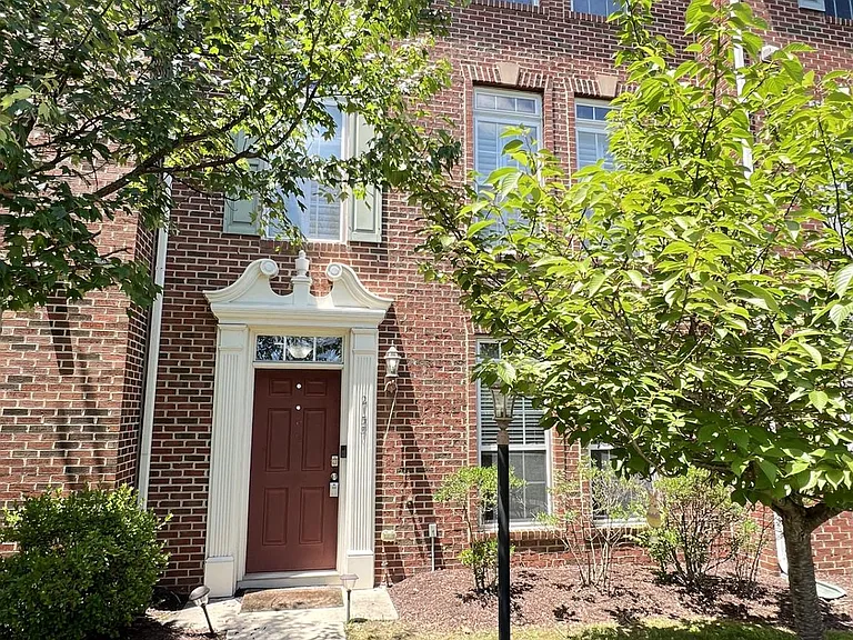 2153 Potomac Club Pkwy — Photo 17