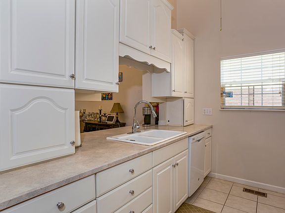 5th image of 10 Piney Way