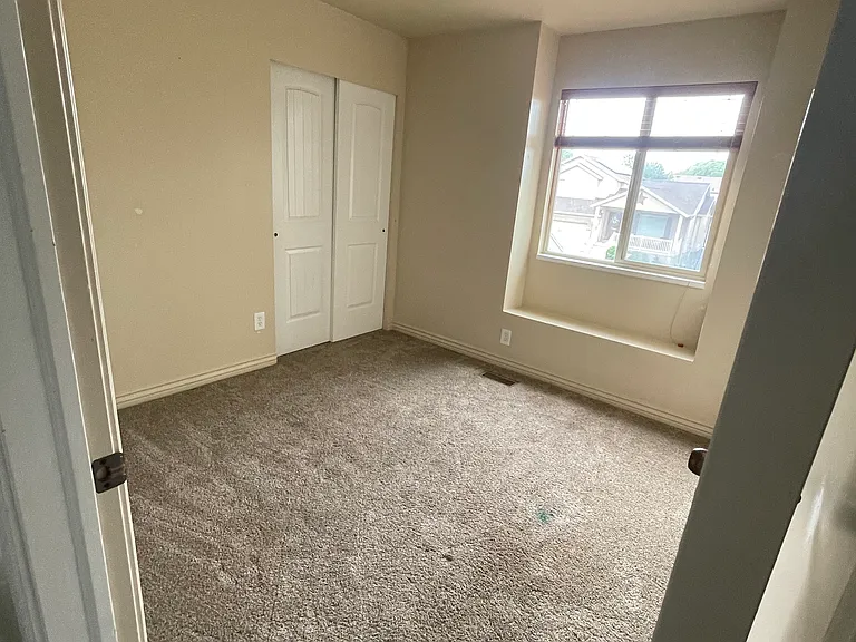4028 E Clark Cir — Photo 9